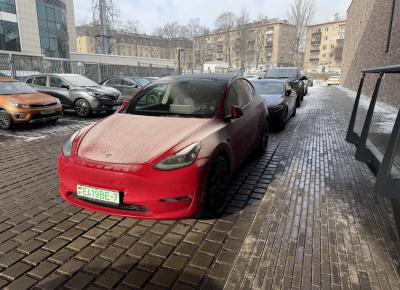 Фото Tesla Model Y