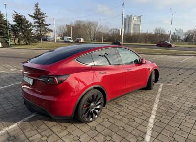 Фото Tesla Model Y