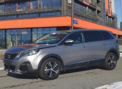 Фото Peugeot 5008