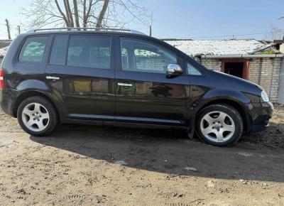 Фото Volkswagen Touran