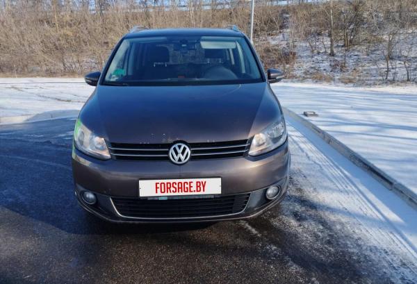 Volkswagen Touran, 2014 год выпуска с двигателем Бензин, 40 299 BYN в г. Минск