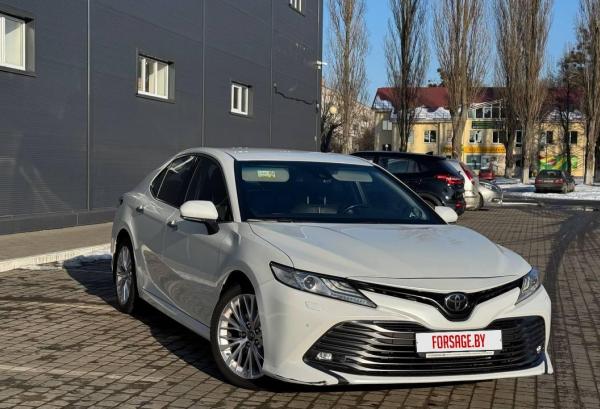 Toyota Camry, 2019 год выпуска с двигателем Бензин, 92 385 BYN в г. Пинск