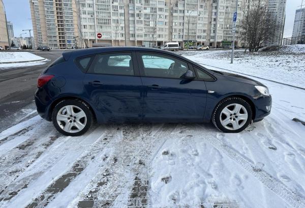 Opel Astra, 2011 год выпуска с двигателем Бензин, 26 716 BYN в г. Минск