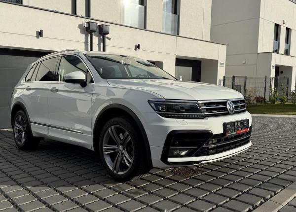 Volkswagen Tiguan, 2018 год выпуска с двигателем Бензин, 101 669 BYN в г. Минск