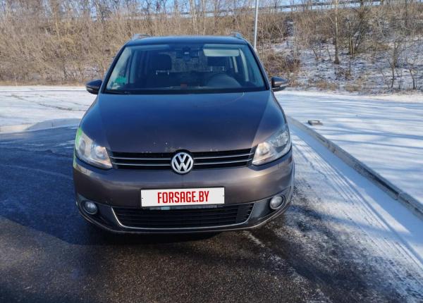 Volkswagen Touran, 2014 год выпуска с двигателем Бензин, 40 299 BYN в г. Минск