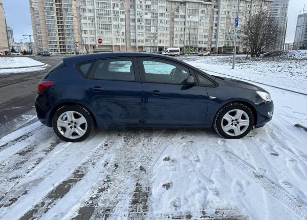 Opel Astra, 2011 год выпуска с двигателем Бензин, 26 716 BYN в г. Минск