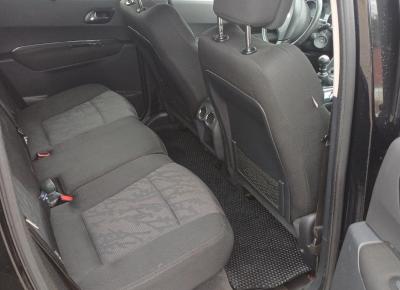 Фото Peugeot 3008