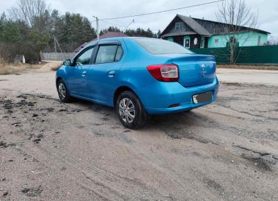 Фото Renault Logan