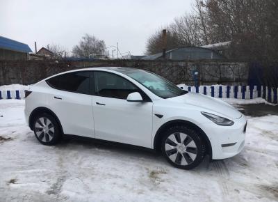 Фото Tesla Model Y