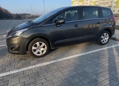 Фото Peugeot 5008