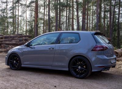 Фото Volkswagen Golf R