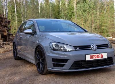 Фото Volkswagen Golf R