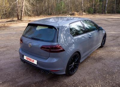 Фото Volkswagen Golf R