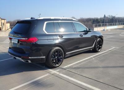 Фото BMW X7