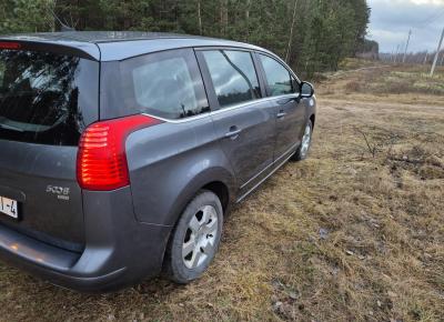 Фото Peugeot 5008