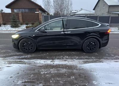 Фото Tesla Model X