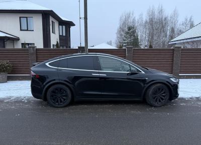 Фото Tesla Model X