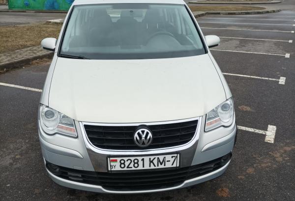 Volkswagen Touran, 2008 год выпуска с двигателем Дизель, 27 493 BYN в г. Минск