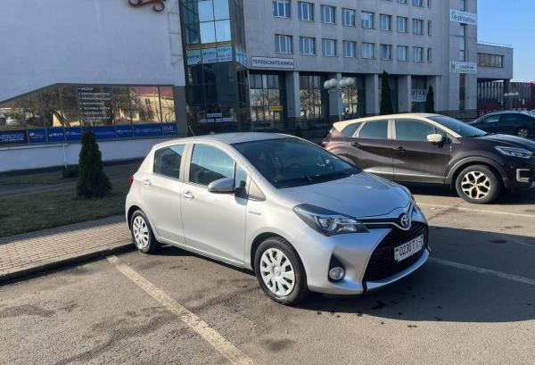 Toyota Yaris, 2016 год выпуска с двигателем Гибрид, 41 441 BYN в г. Минск