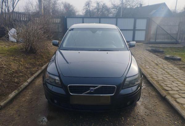 Volvo S40, 2004 год выпуска с двигателем Бензин, 15 885 BYN в г. Минск