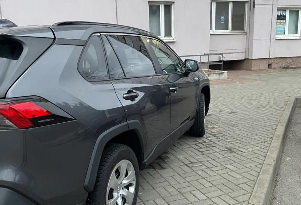 Toyota RAV4, 2019 год выпуска с двигателем Бензин, 87 241 BYN в г. Минск