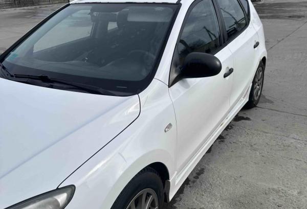 Hyundai i30, 2010 год выпуска с двигателем Бензин, 12 205 BYN в г. Слуцк