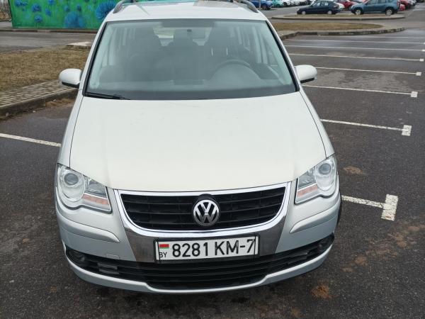 Volkswagen Touran, 2008 год выпуска с двигателем Дизель, 27 493 BYN в г. Минск