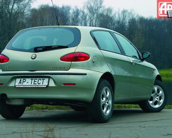 Фото Alfa Romeo 147 I Хэтчбек 5 дв.