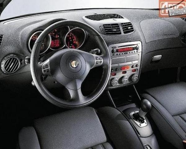 Фото Alfa Romeo 147 I Хэтчбек 5 дв.