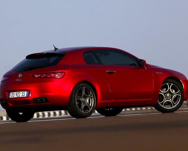 Фото Alfa Romeo Brera I Хэтчбек 3 дв.