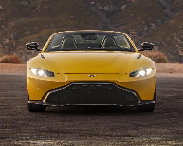 Фото Aston Martin V8 Vantage IV Родстер