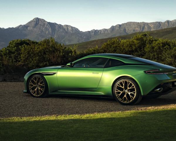 Фото Aston Martin DB12 I Купе