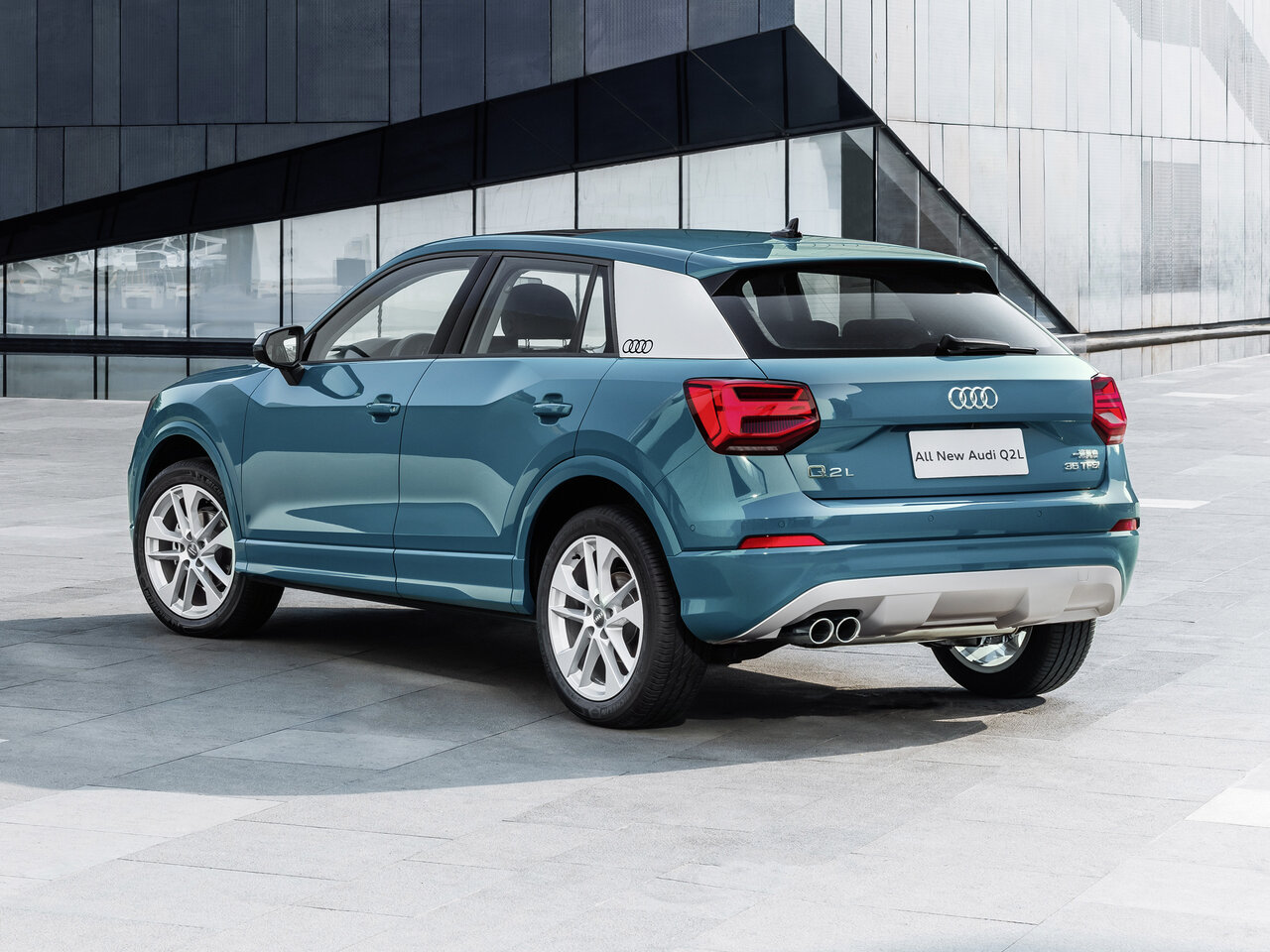 Фото Audi Q2L I