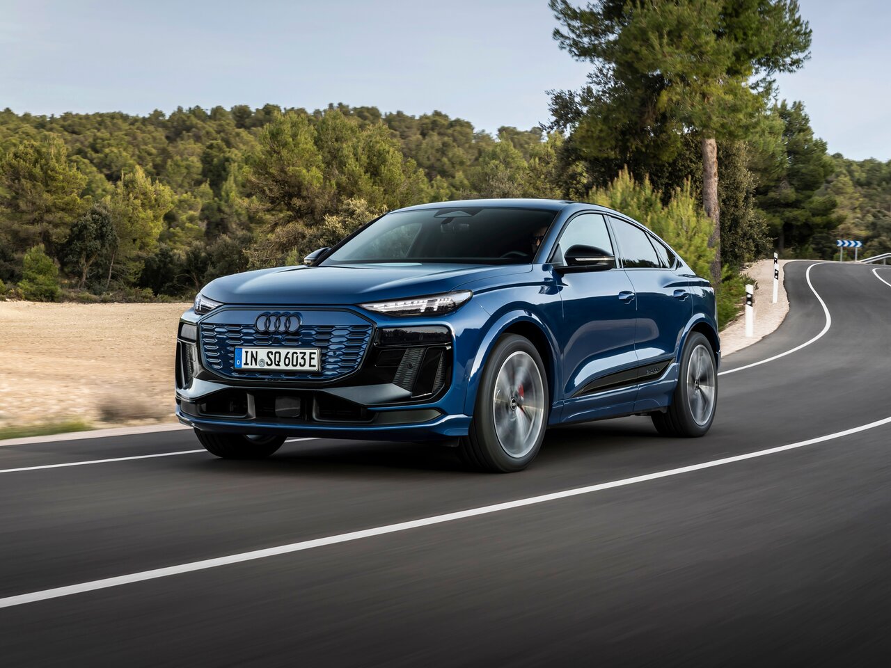 Фото Audi SQ6 Sportback e-tron I