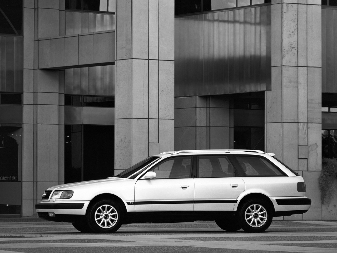 Характеристики и фото Audi 100 4 поколение (C4) 1990 - 1994, Универсал 5 дв.