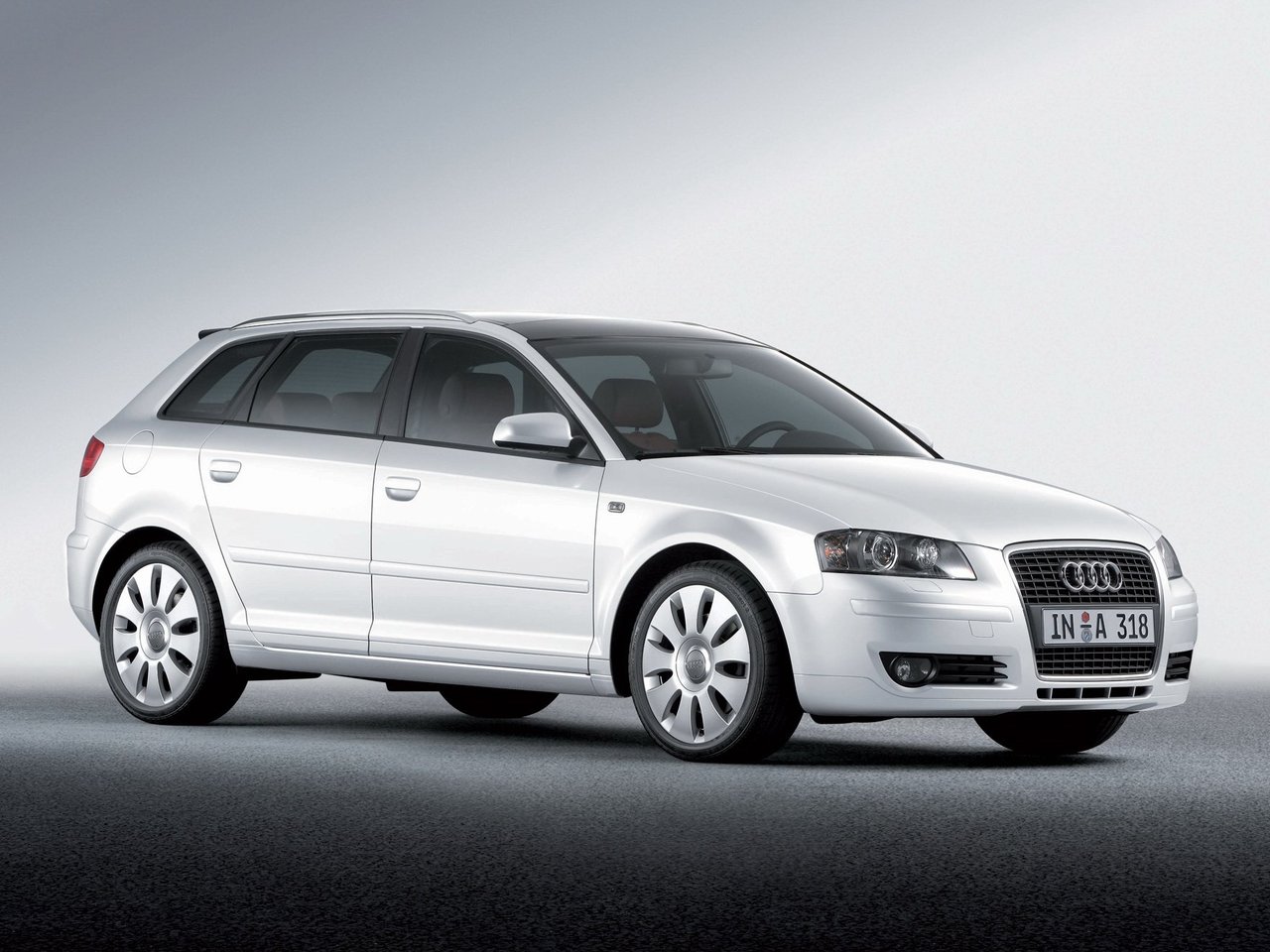 Фото Audi A3 II (8P) Рестайлинг 1