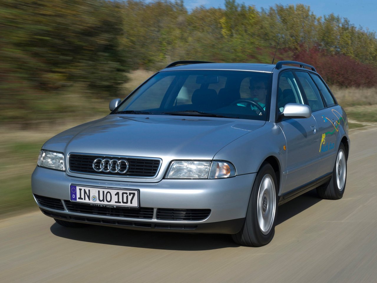 Фото Audi A4 I (B5)