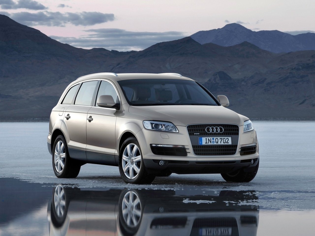 Фото Audi Q7 I (4L)