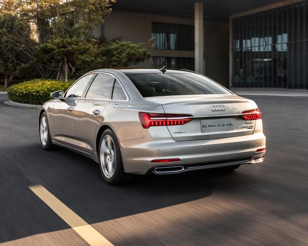 Фото Audi A6 V (C8) Седан L