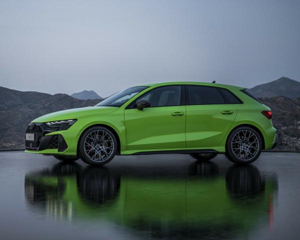 Фото Audi RS 3 III (8Y) Рестайлинг Хэтчбек 5 дв. Sportback