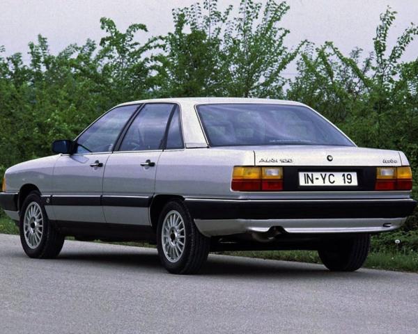 Фото Audi 100 III (C3) Седан