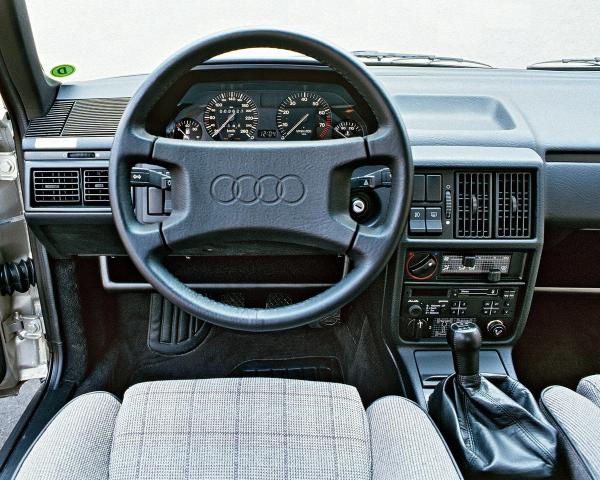 Фото Audi 100 III (C3) Седан