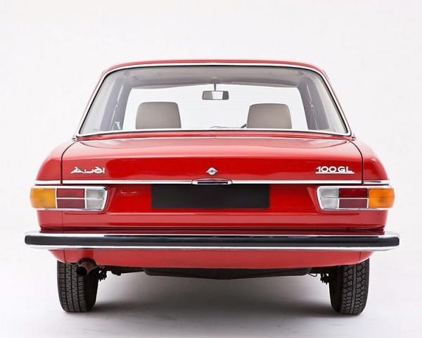 Фото Audi 100 I (C1) Седан