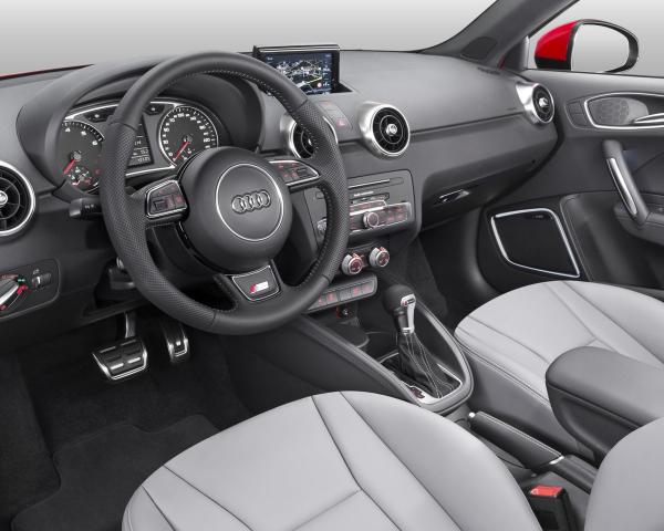 Фото Audi A1 I (8X) Рестайлинг Хэтчбек 3 дв.