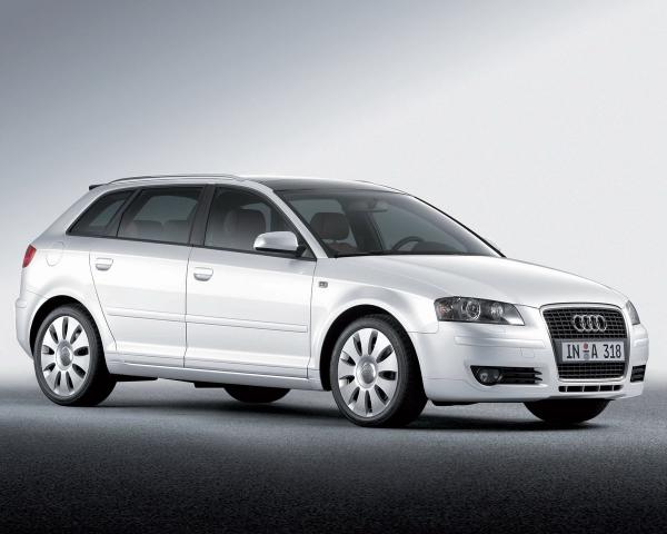 Фото Audi A3 II (8P) Рестайлинг 1 Хэтчбек 5 дв. Sportback