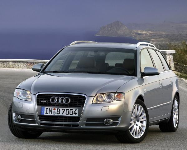 Фото Audi A4 III (B7) Универсал 5 дв.