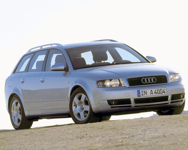 Фото Audi A4 II (B6) Универсал 5 дв.