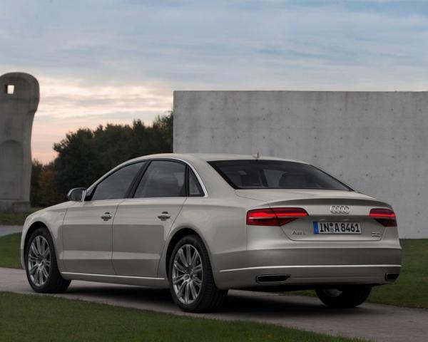 Фото Audi A8 III (D4) Рестайлинг Седан Long