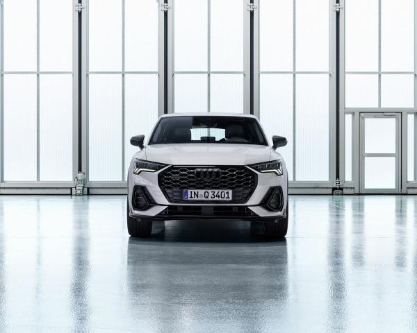 Фото Audi Q3 Sportback I (F3) Внедорожник 5 дв.