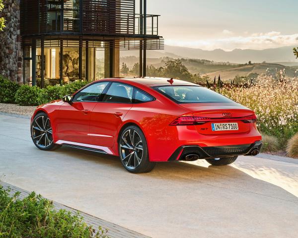 Фото Audi RS 7 II (4K) Лифтбек